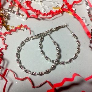 Royal Deluxe Silver toned Hoops